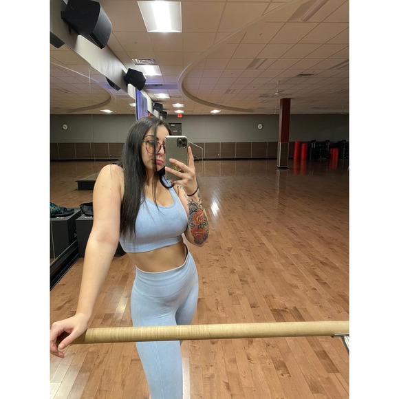 Meet your Posher, Nikki - Picture 1 of 1